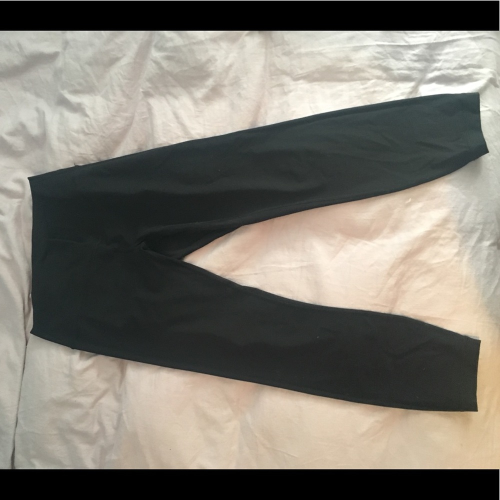 Wonder Under *full on luxtreme* Crop Leggings